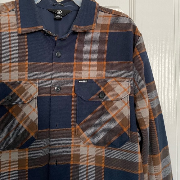 Volcom Flannel - Picture 2 of 3
